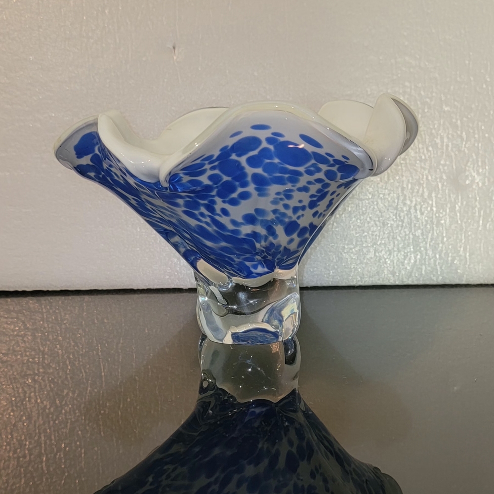 Royal Gallery Blue and White Glass Art Vase